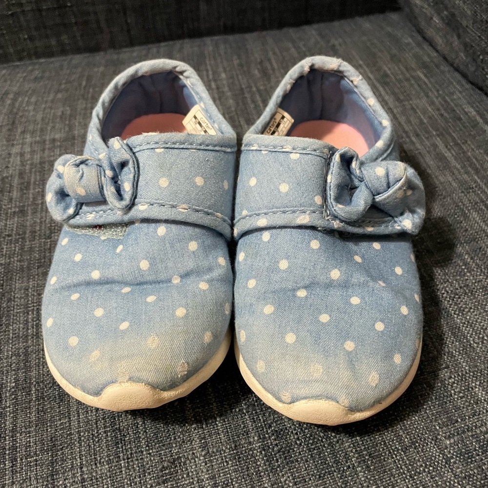 Carter’s sneakers